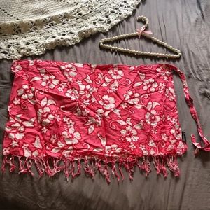 NWT| Tropical Floral Print Sarong 🌸🌺